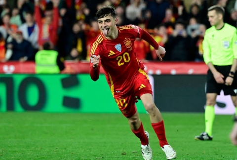 Đấu súng cân não, Tây Ban Nha vào bán kết Nations League