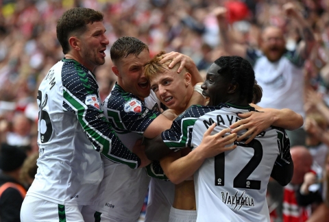 Hạ Sheffield, Sunderland giành vé lên Ngoại hạng Anh