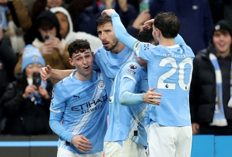 Hạ đẹp Sunderland, Man City ‘phả hơi nóng’ lên Arsenal