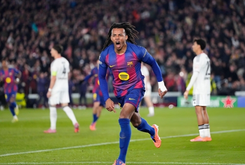 Trực tiếp Barca 2-1 Frankfurt: Chủ nhà vượt lên