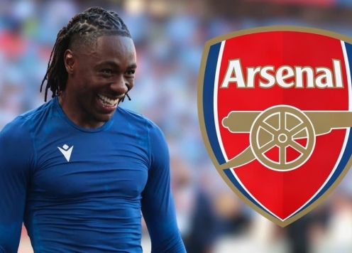 Huyền thoại MU lên tiếng cảnh báo mục tiêu chuyển nhượng của Arsenal