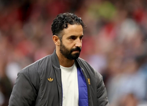 HLV Ruben Amorim không dám lướt mạng xã hội