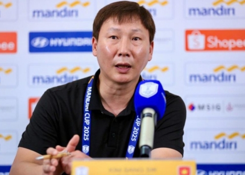 HLV Kim Sang Sik hài lòng với chiến thắng 3-0