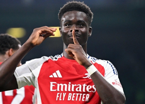 Người khiến Saka trầm trồ sắp là tân binh của Arsenal?