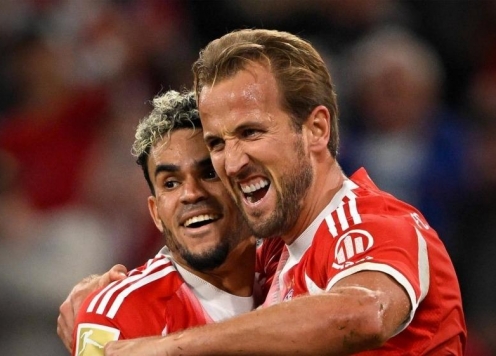 Kane lập hat-trick, Bayern Munich hủy diệt Stuttgar