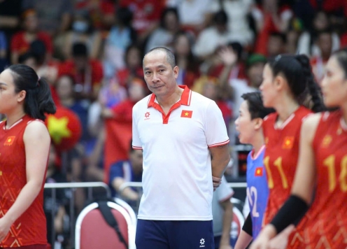 HLV Nguyễn Tuấn Kiệt cười nói: 'Quay như vậy thì chúng ta không thể nhận ra cái gì lưới hết'