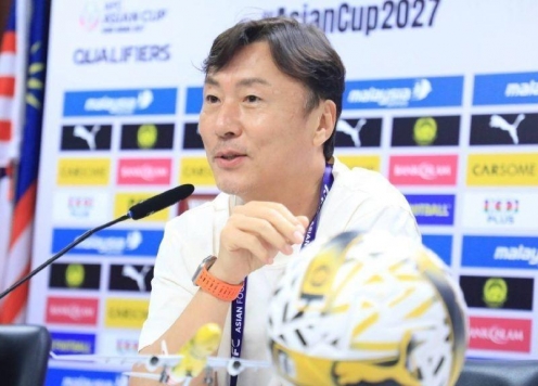 CĐV Lào nói gì khi chia tay HLV Hàn Quốc?