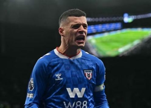 Tottenham đánh rơi chiến thắng đáng tiếc trên sân nhà