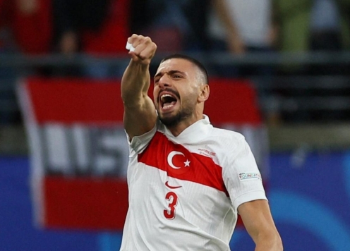 Trung vệ Thổ Nhĩ Kỳ gây sốt với chỉ số siêu ấn tượng, nhận 9.8 điểm