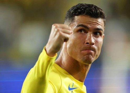 Ronaldo cảnh báo trọng tài trước trận chung kết cùng Al Nassr