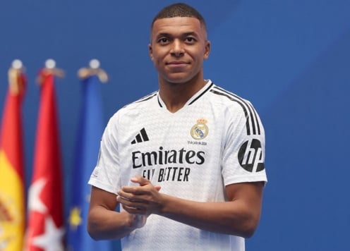 Kylian Mbappe giành giải thưởng đầu tiên của Real Madrid