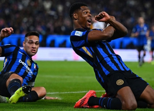 Dumfries lập cú đúp, Inter Milan hạ Atalanta vào chung kết Siêu cúp Italia