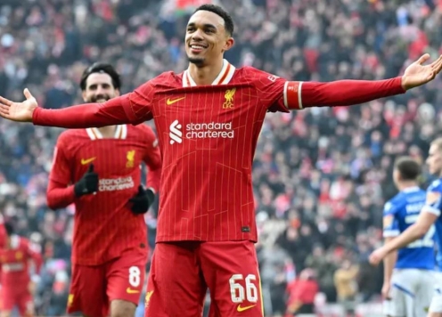 Alexander-Arnold lập siêu phẩm, Liverpool thắng dễ Accrington