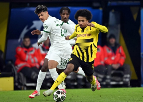 Hòa Sporting, Dortmund thẳng tiến vòng 1/8 Champions League