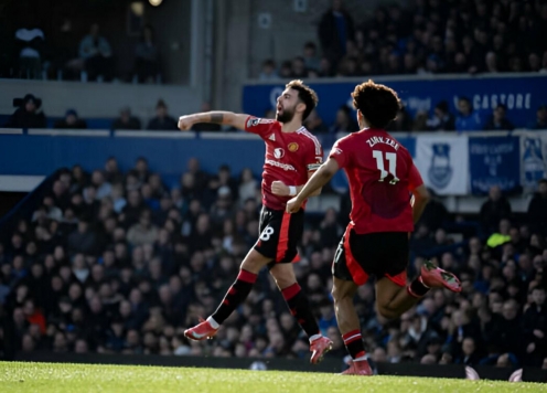 Bruno sút phạt thành bàn, MU thoát thua ngoạn mục trước Everton