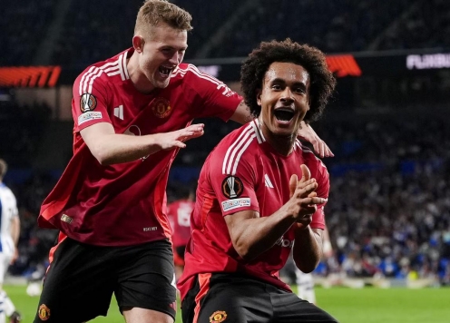 Zirkzee tái sinh tại Manchester United