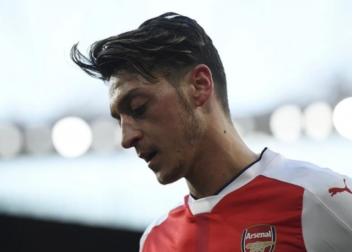 Mesut Ozil bị CLB cũ cấm tiệt