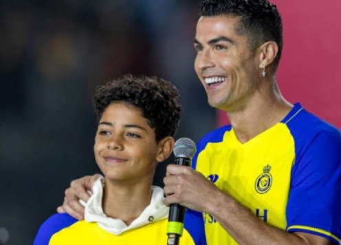 Cristiano Ronaldo Jr gây sốc khi có thể khoác áo 6 đội tuyển quốc gia