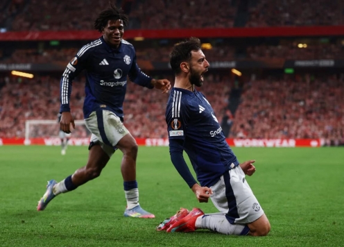 Bruno chói sáng, MU đặt một chân vào chung kết Europa League