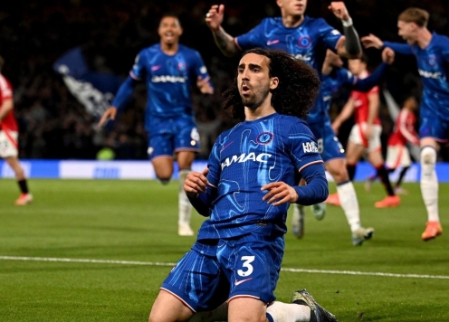 Cucurella tỏa sáng, Chelsea thắng nhọc MU để bảo toàn tấm vé dự cúp C1