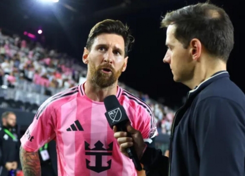Messi nổi giận với trọng tài sau tình huống kỳ lạ