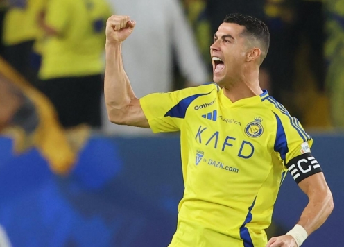 Ronaldo ký siêu hợp đồng, chốt tương lai đến World Cup 2026