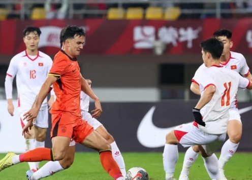 Truyền thông Trung Quốc: 'Được trọng tài thiên vị mà vẫn thua U22 Việt Nam'