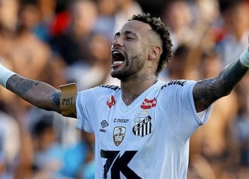 Trở lại huy hoàng, Neymar lập hattrick lịch sử cứu cả mùa giải của Santos