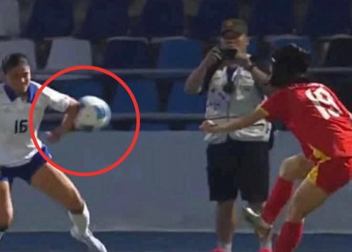 Tuyển Việt Nam bị trọng tài 'cướp trắng' quả penalty mười mươi?