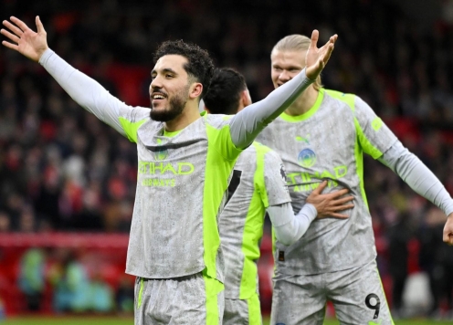 Hạ Nottingham, Man City phả hơi nóng vào ngôi đầu của Arsenal