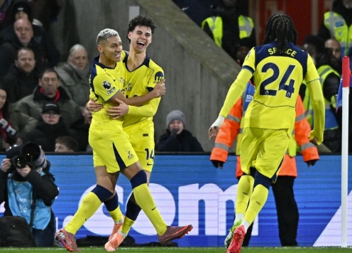 Sao trẻ Archie Gray tỏa sáng, Tottenham thắng nhọc Crystal Palace