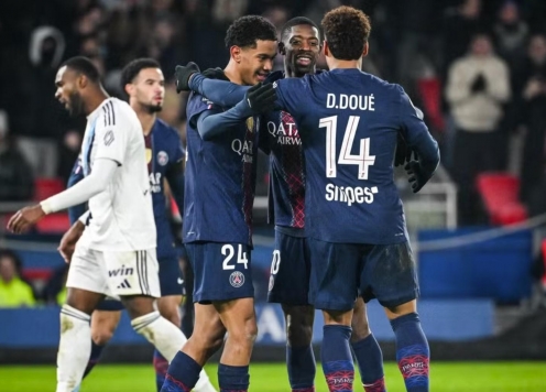 Dembele toả sáng, PSG thắng nghẹt thở derby Paris sau 47 năm