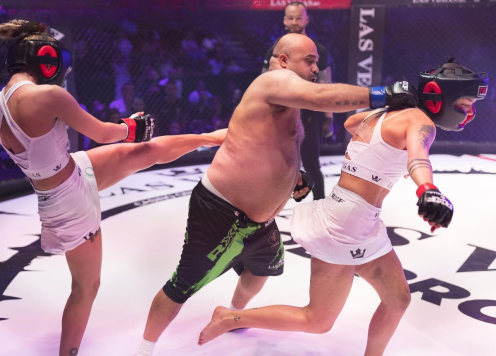Romania: Cuộc đấu MMA kỳ lạ giữa một người đàn ông và hai phụ nữ