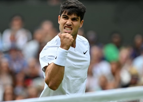 Alcaraz, Sinner thắng nhọc nhằn trận mở màn Wimbledon 2024