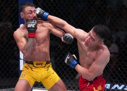 Quang Lê thua đáng tiếc trong trận ra mắt UFC