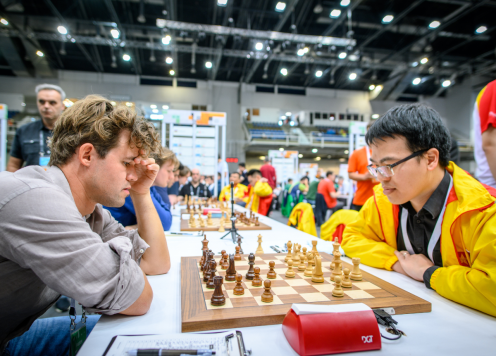 Cờ vua Việt Nam hòa kịch tính Na Uy của 'Vua cờ' Magnus Carlsen