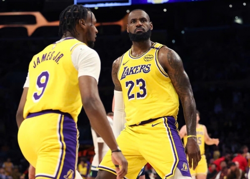 LeBron James và con trai tạo nên lịch sử 'có một không hai' tại NBA