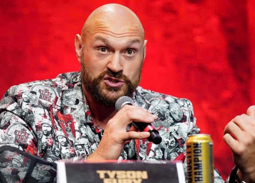 Tyson Fury dằn mặt Oleksandr Uysk trước trận tái đấu