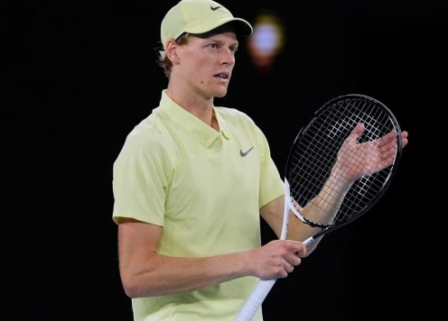 Jannik Sinner thẳng tiến vòng 1/8 Australian Open 2025