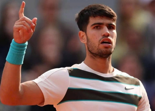 Alcaraz tiết lộ sốc, 'cãi thầy đi quẩy' sau chức vô địch Roland Garros