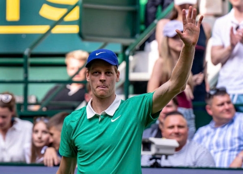 Bị loại sớm ở Halle, Sinner quyết tâm chuẩn bị kỹ cho Wimbledon