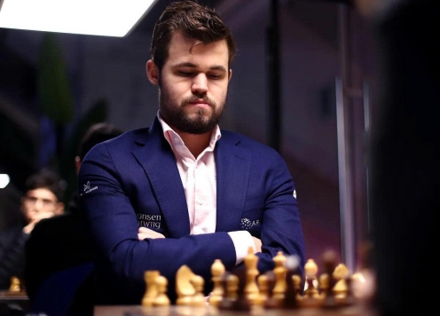 Vua cờ Magnus Carlsen tuyên chiến với Ronaldo