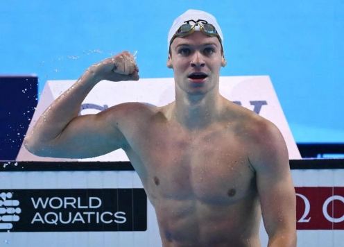 'Tiểu Michael Phelps' phá kỷ lục bơi lội tồn tại 14 năm