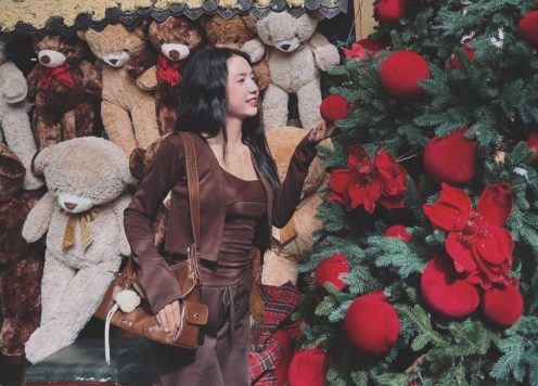 Ngắm hot girl tuyển nữ Việt Nam cực xinh trong dịp Noel