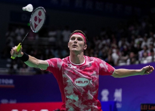 'Đại đế' Viktor Axelsen bỏ cuộc ở giải đấu tổ chức trên sân nhà