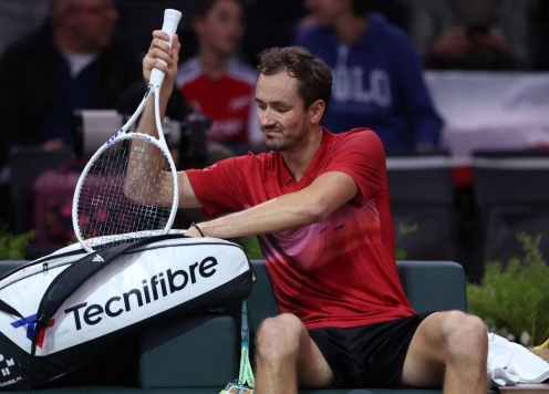 Medvedev gây thất vọng tràn trề ở Paris Masters 2024