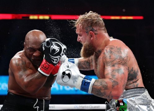 Vén màn lí do Mike Tyson cắn găng trong trận đấu với Jake Paul