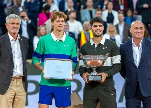 Nadal ngả mũ thán phục Sinner về một điều