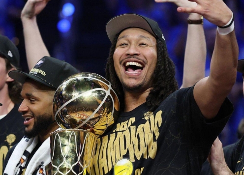 Sao bóng rổ gốc Việt được ĐKVĐ NBA gia hạn hợp đồng