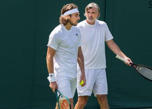 Thầy cũ Djokovic chê thẳng mặt Tsitsipas